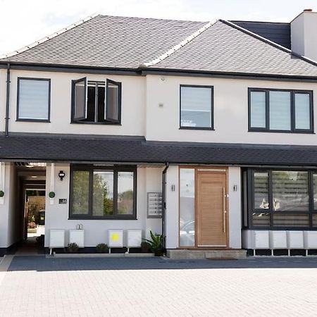 Walnut Flats-F2, 3-Bedroom With Garden & Patio - Ac, Parking, Netflix, Wifi - Close To Oxford, Bicester & Blenheim Palace Exteriör bild
