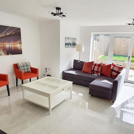 Walnut Flats-F2, 3-Bedroom With Garden & Patio - Ac, Parking, Netflix, Wifi - Close To Oxford, Bicester & Blenheim Palace Exteriör bild