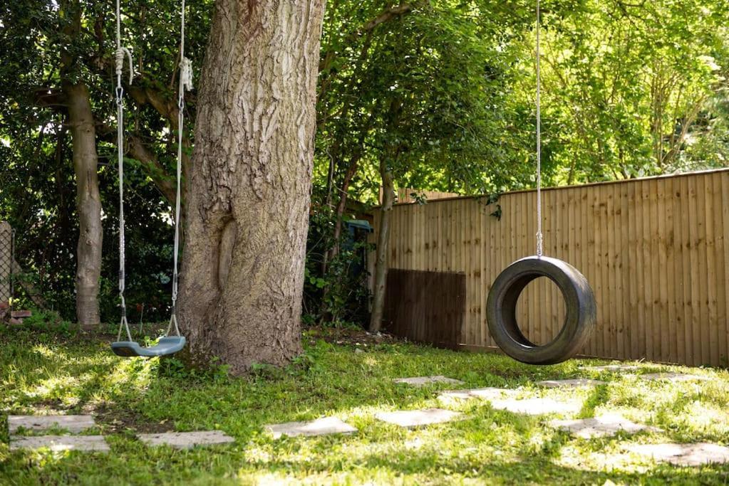 Walnut Flats-F2, 3-Bedroom With Garden & Patio - Ac, Parking, Netflix, Wifi - Close To Oxford, Bicester & Blenheim Palace Exteriör bild
