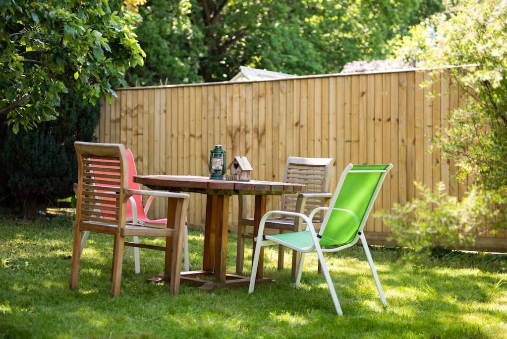 Walnut Flats-F2, 3-Bedroom With Garden & Patio - Ac, Parking, Netflix, Wifi - Close To Oxford, Bicester & Blenheim Palace Exteriör bild