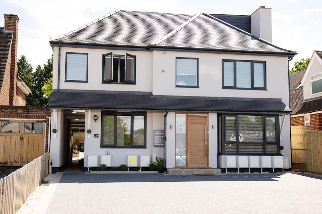 Walnut Flats-F2, 3-Bedroom With Garden & Patio - Ac, Parking, Netflix, Wifi - Close To Oxford, Bicester & Blenheim Palace Exteriör bild