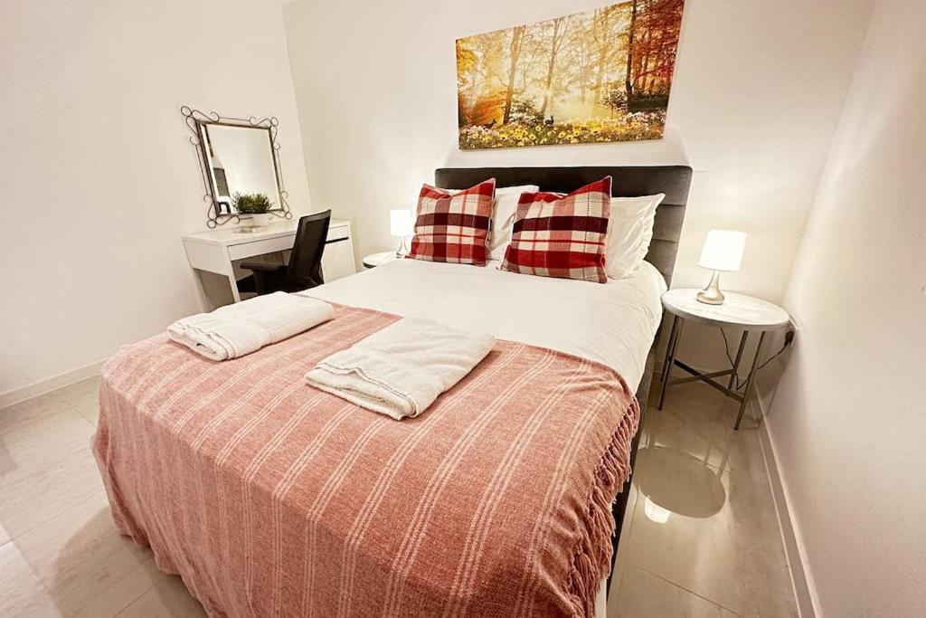 Walnut Flats-F2, 3-Bedroom With Garden & Patio - Ac, Parking, Netflix, Wifi - Close To Oxford, Bicester & Blenheim Palace Exteriör bild